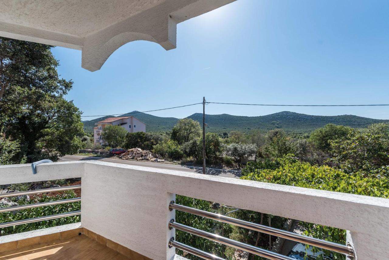 Stedi Apartment Lukoran Екстериор снимка